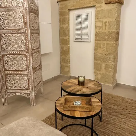 Petra برينديسي